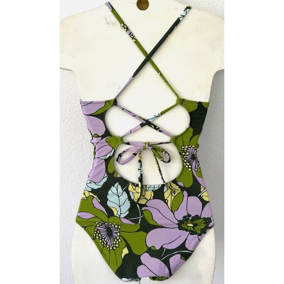 Aerie American Eagle Women’s Swimsuit One Piece, Hibiscus Flower large - Picture 3 of 4